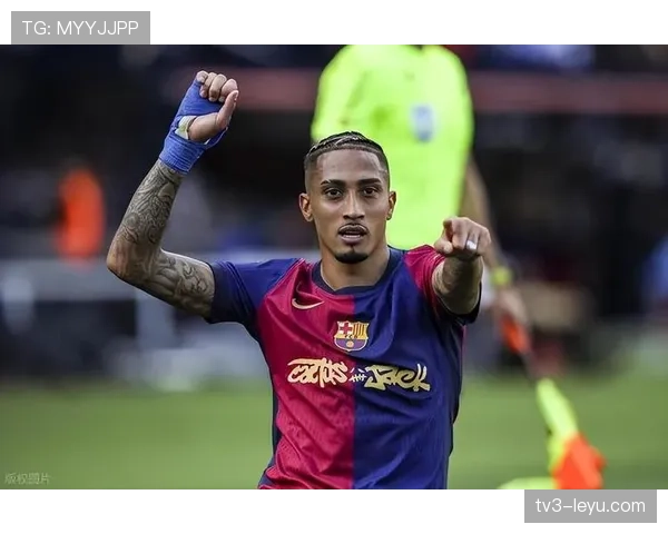 拉菲尼亚入选FIFA最佳阵容，闪耀国际舞台为巴西足球争光