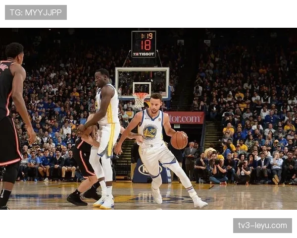 雷吉纳边路进攻火力全开，赛季首战大胜惊艳全场