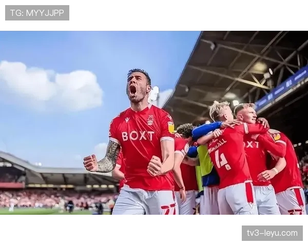 卢顿镇冲刺英超保级战，赛季末强势反弹引关注