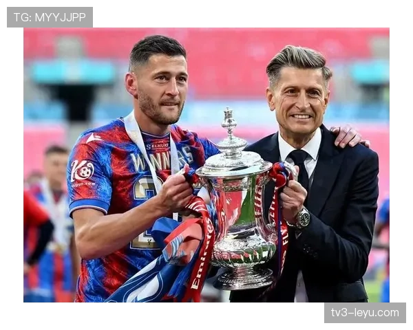 那不勒斯欧战强势表现引热议，球迷热议球队崛起之势