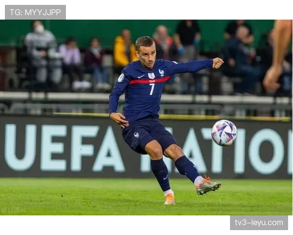 格列兹曼 vs 本泽马:战术角色与终结效率的结构差异 格列兹曼 vs 本泽马:战术角色与终结效率的结构差异